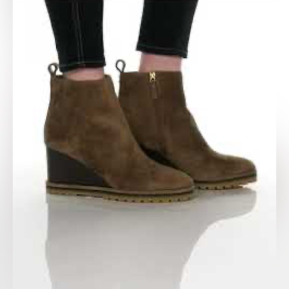 SUEDE LOGO LUG SOLE WEDGE BOOT color River rock - Picture 3 of 11
